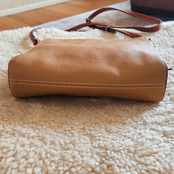 Gorgeous NWOT Dooney & Bourke Triple Zip Carmel Leather Messenger Bag 🤎🧡 - Picture 7 of 16